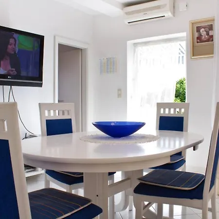 Kristina Apartment *